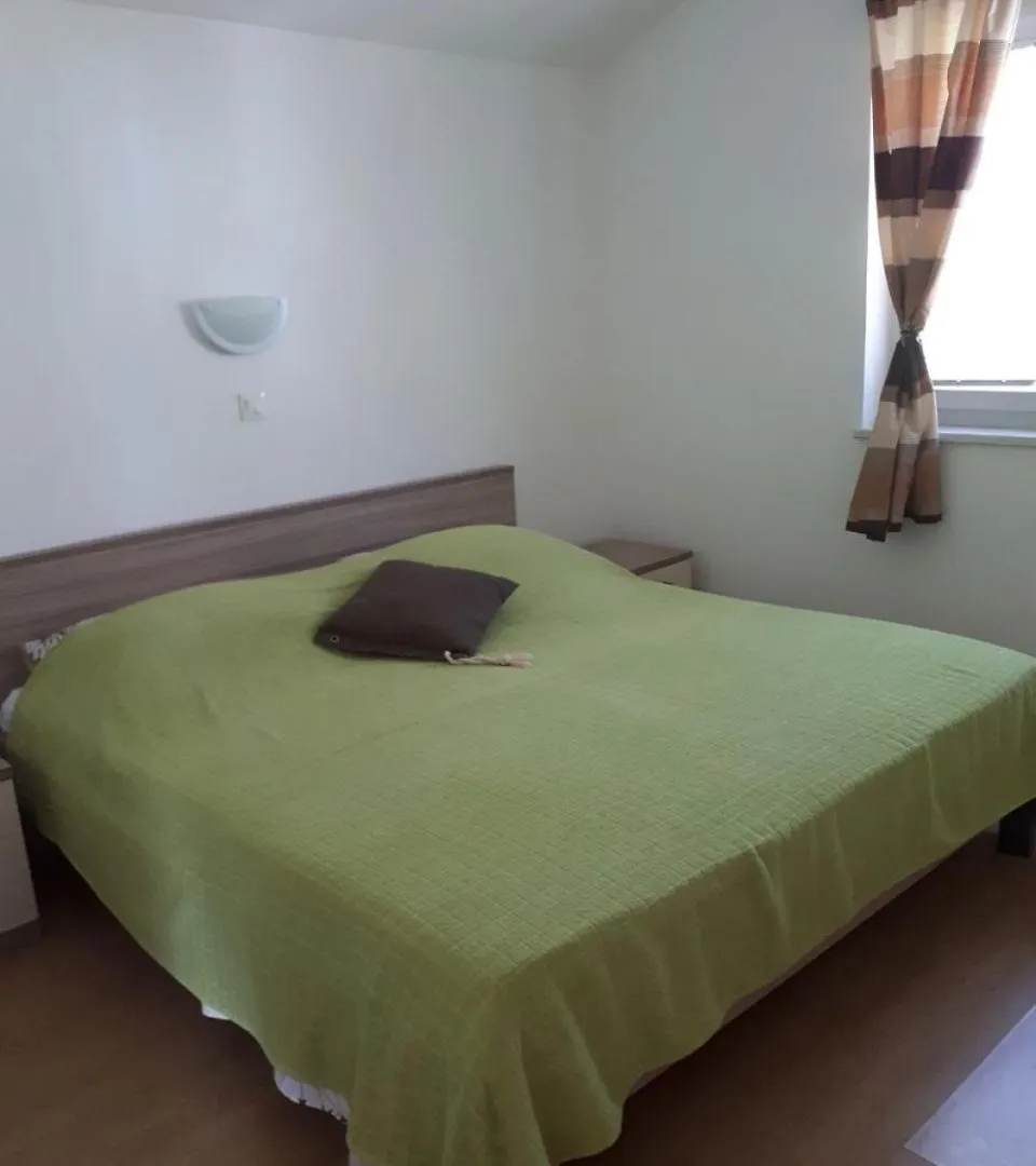 Apartments Mari 佩特坎内