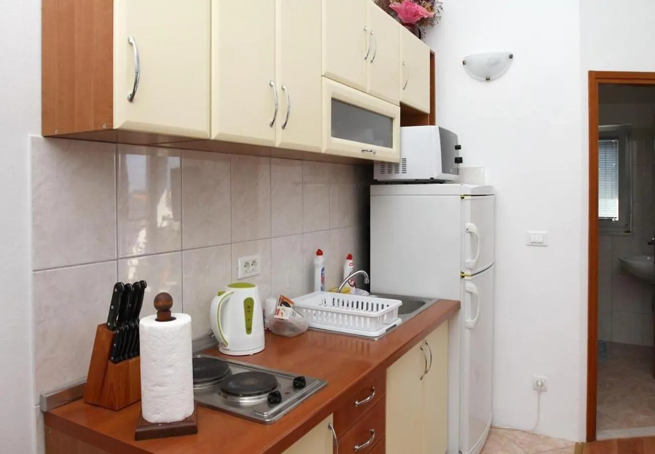 Apartments Mari 佩特坎内