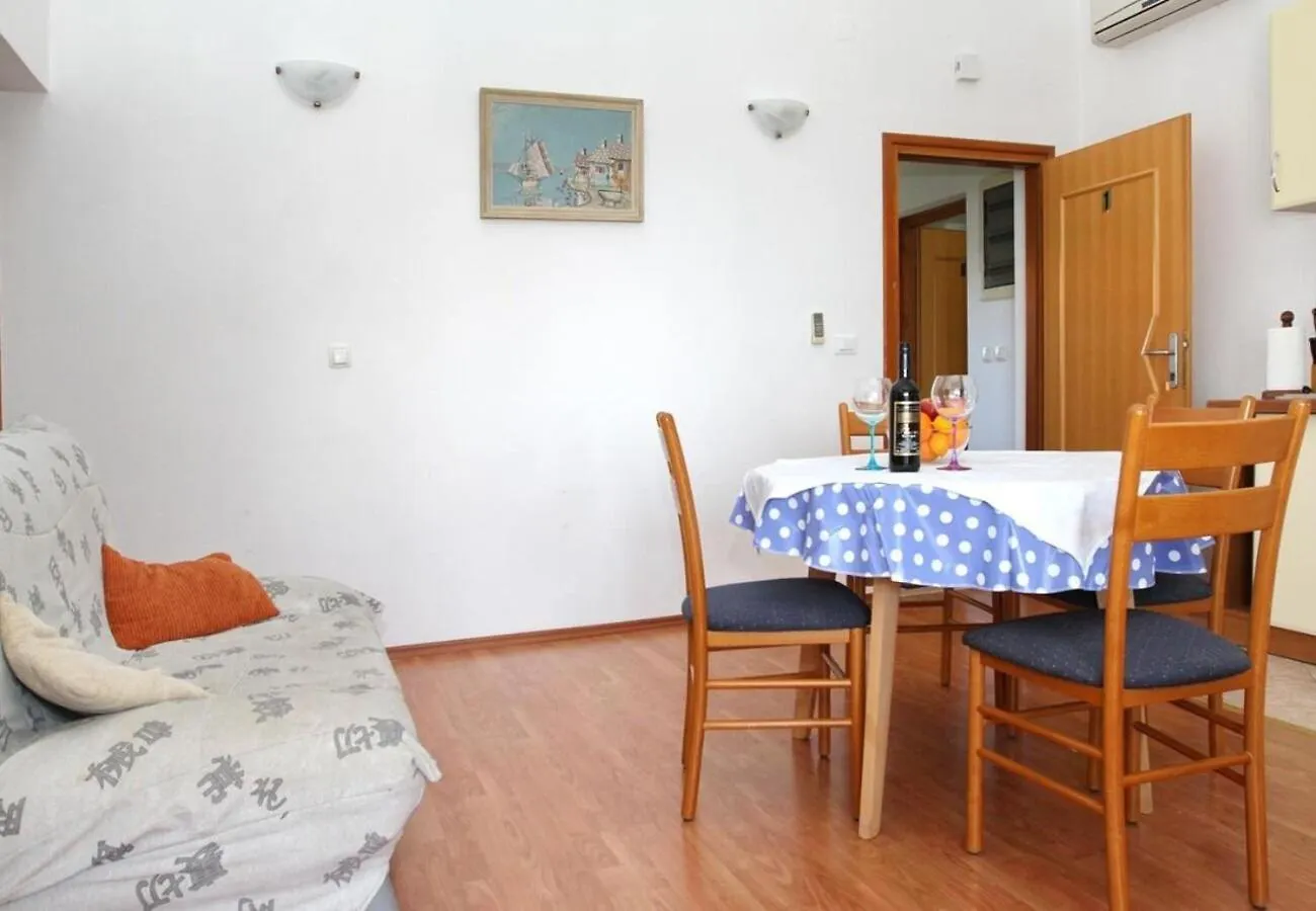 Apartments Mari 佩特坎内